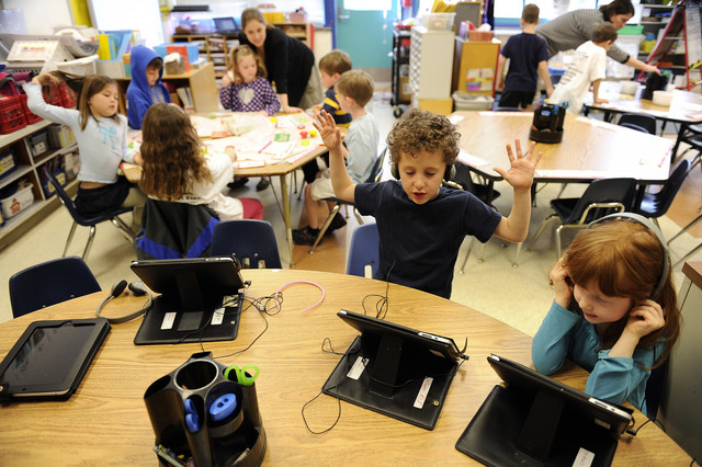 iPad Mini apple-sees-schools-buoying-tablet-lead-with-ipad-in-class