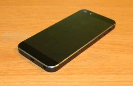 Bordes del iPhone 5 rayados, una bizarra solución [Vídeo]