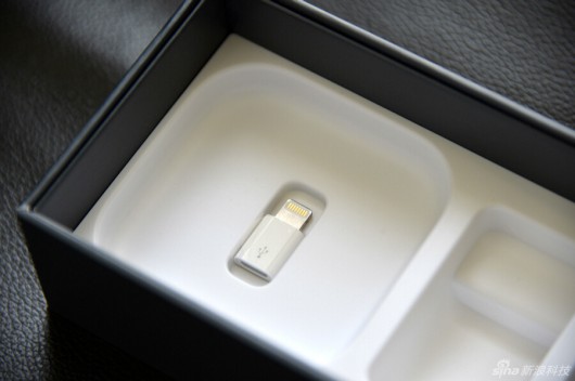 iPhone 5 with adaptor lightning - USB